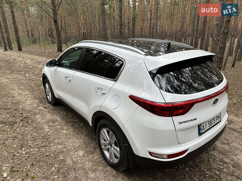Позашляховик / Кросовер Kia Sportage 2017 в Гостомелі