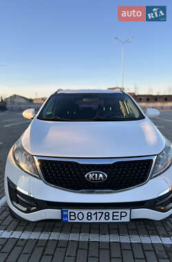 Позашляховик / Кросовер Kia Sportage 2015 в Тернополі