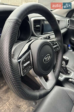 Позашляховик / Кросовер Kia Sportage 2018 в 