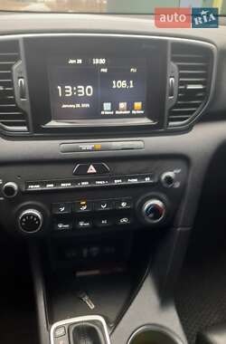 Внедорожник / Кроссовер Kia Sportage 2015 в 