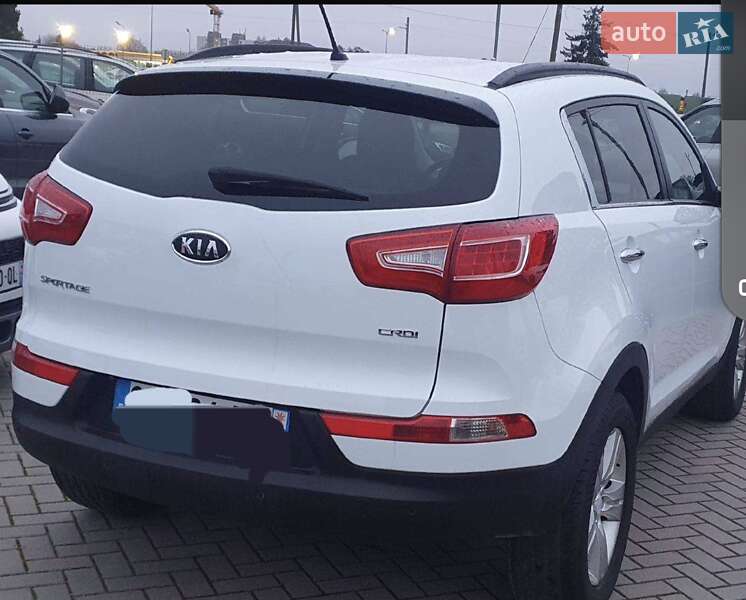 Внедорожник / Кроссовер Kia Sportage 2012 в Черновцах