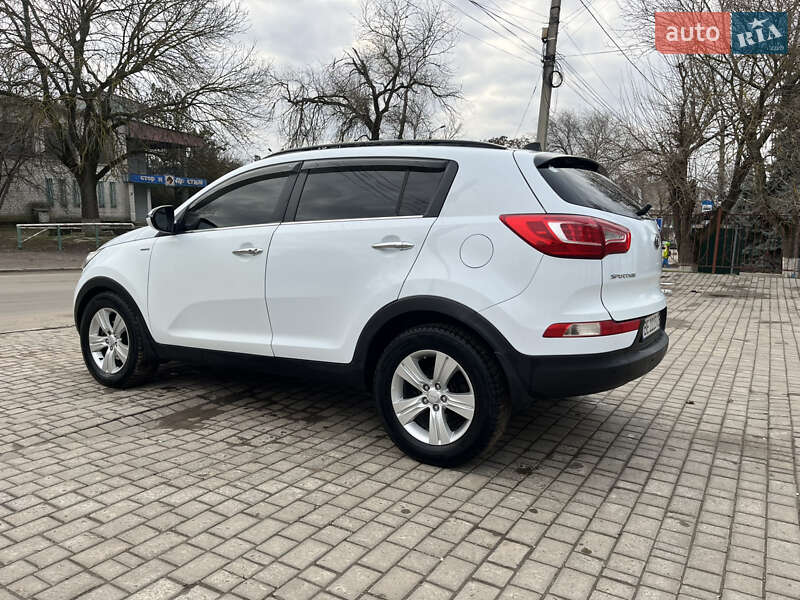 Позашляховик / Кросовер Kia Sportage 2012 в Єланці
