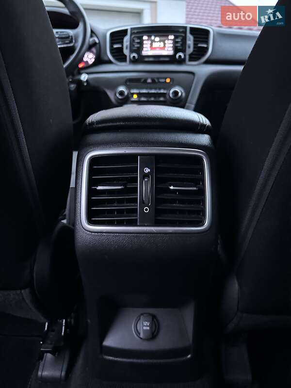 Внедорожник / Кроссовер Kia Sportage 2016 в Коростене