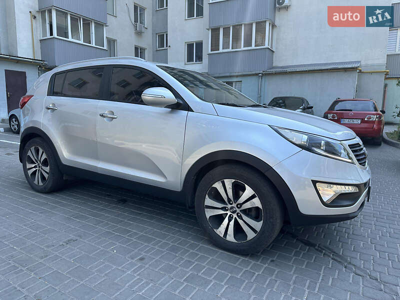 Позашляховик / Кросовер Kia Sportage 2013 в Полтаві