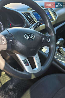 Внедорожник / Кроссовер Kia Sportage 2012 в 