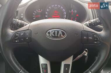 Позашляховик / Кросовер Kia Sportage 2013 в Києві