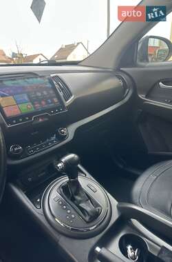 Внедорожник / Кроссовер Kia Sportage 2012 в 