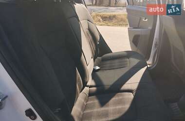 Внедорожник / Кроссовер Kia Sportage 2012 в 
