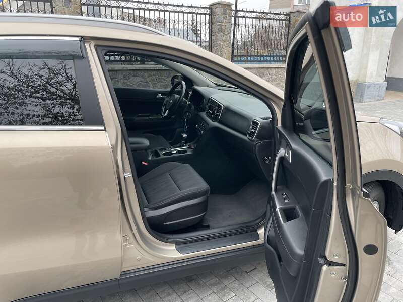 Позашляховик / Кросовер Kia Sportage 2016 в Бару фото 15 Позашляховик / Кросовер Kia Sportage 2016 в Бару