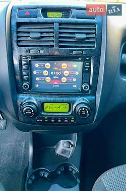 Позашляховик / Кросовер Kia Sportage 2008 в 