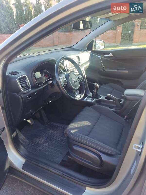 Внедорожник / Кроссовер Kia Sportage 2016 в Львове