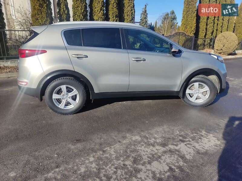 Внедорожник / Кроссовер Kia Sportage 2016 в Львове