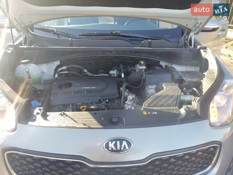 Внедорожник / Кроссовер Kia Sportage 2016 в Львове