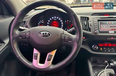 Внедорожник / Кроссовер Kia Sportage 2012 в 