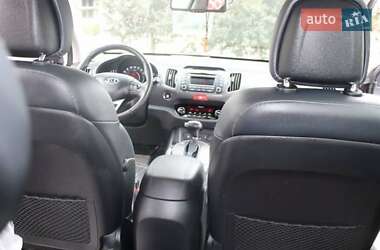 Внедорожник / Кроссовер Kia Sportage 2010 в 