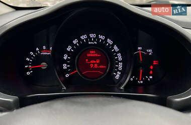 Внедорожник / Кроссовер Kia Sportage 2010 в 