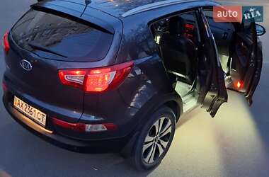 Внедорожник / Кроссовер Kia Sportage 2010 в 