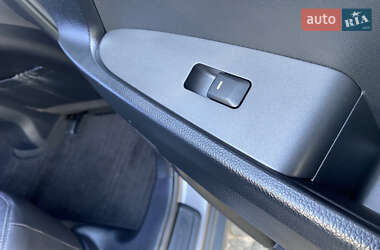 Внедорожник / Кроссовер Kia Sportage 2012 в 