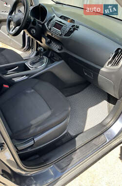 Внедорожник / Кроссовер Kia Sportage 2011 в 