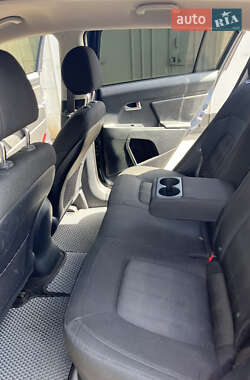 Внедорожник / Кроссовер Kia Sportage 2011 в 