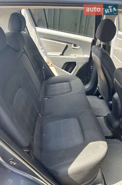 Внедорожник / Кроссовер Kia Sportage 2011 в 