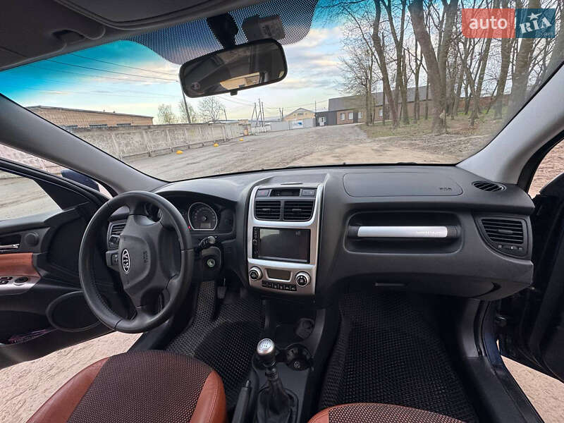 Внедорожник / Кроссовер Kia Sportage 2009 в Звягеле