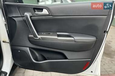 Внедорожник / Кроссовер Kia Sportage 2016 в 
