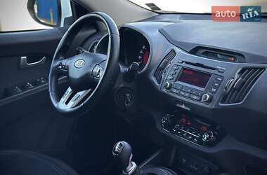 Позашляховик / Кросовер Kia Sportage 2011 в 