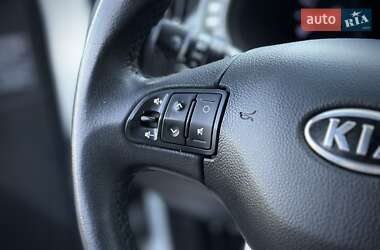 Позашляховик / Кросовер Kia Sportage 2011 в 