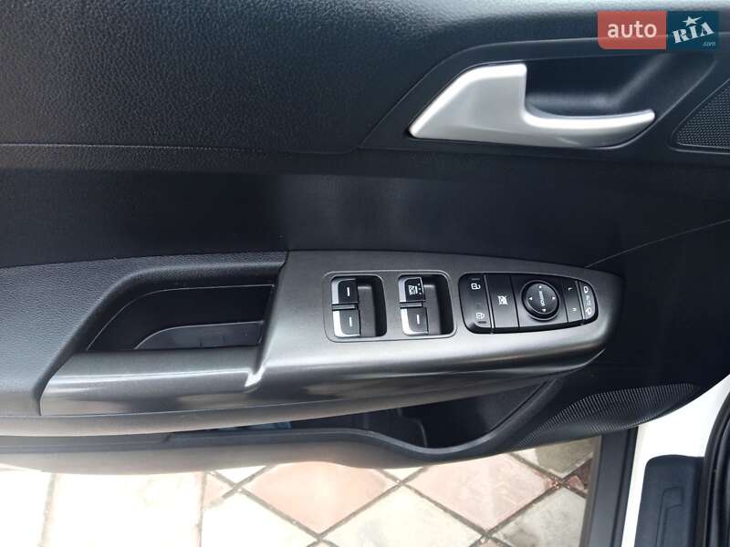 Позашляховик / Кросовер Kia Sportage 2018 в Яготині фото 15 Позашляховик / Кросовер Kia Sportage 2018 в Яготині