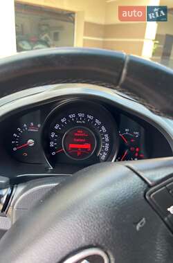 Позашляховик / Кросовер Kia Sportage 2011 в 