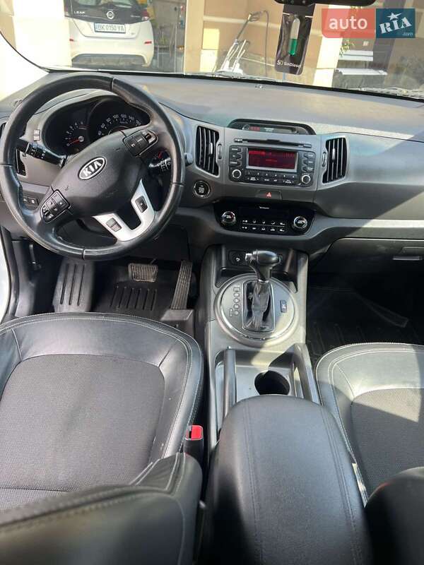 Внедорожник / Кроссовер Kia Sportage 2011 в Ровно