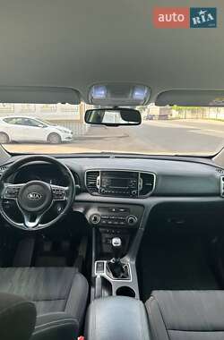 Внедорожник / Кроссовер Kia Sportage 2016 в 