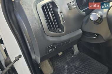 Внедорожник / Кроссовер Kia Sportage 2012 в 
