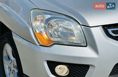 Внедорожник / Кроссовер Kia Sportage 2009 в 