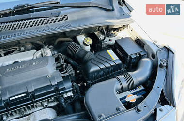 Внедорожник / Кроссовер Kia Sportage 2009 в 
