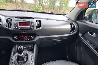 Внедорожник / Кроссовер Kia Sportage 2012 в 