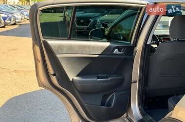 Внедорожник / Кроссовер Kia Sportage 2016 в 