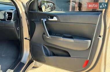 Внедорожник / Кроссовер Kia Sportage 2016 в 