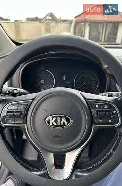Внедорожник / Кроссовер Kia Sportage 2017 в 