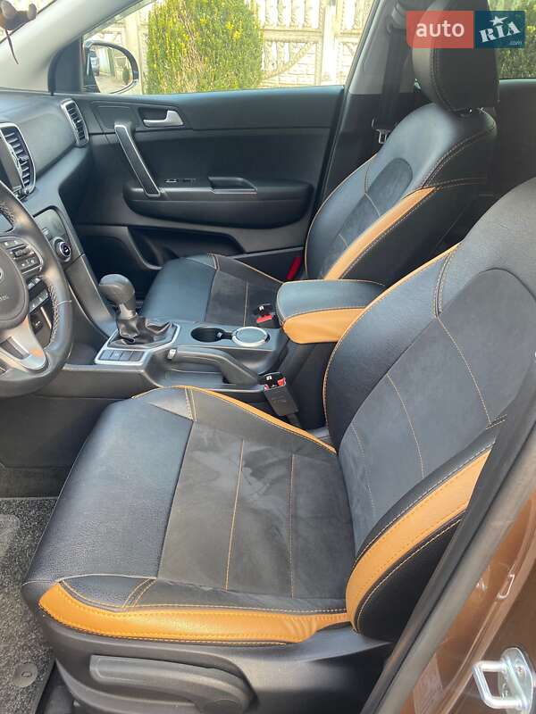 Позашляховик / Кросовер Kia Sportage 2017 в Нововолинську