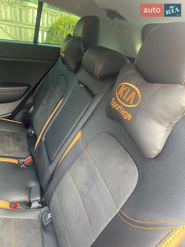 Позашляховик / Кросовер Kia Sportage 2017 в Нововолинську