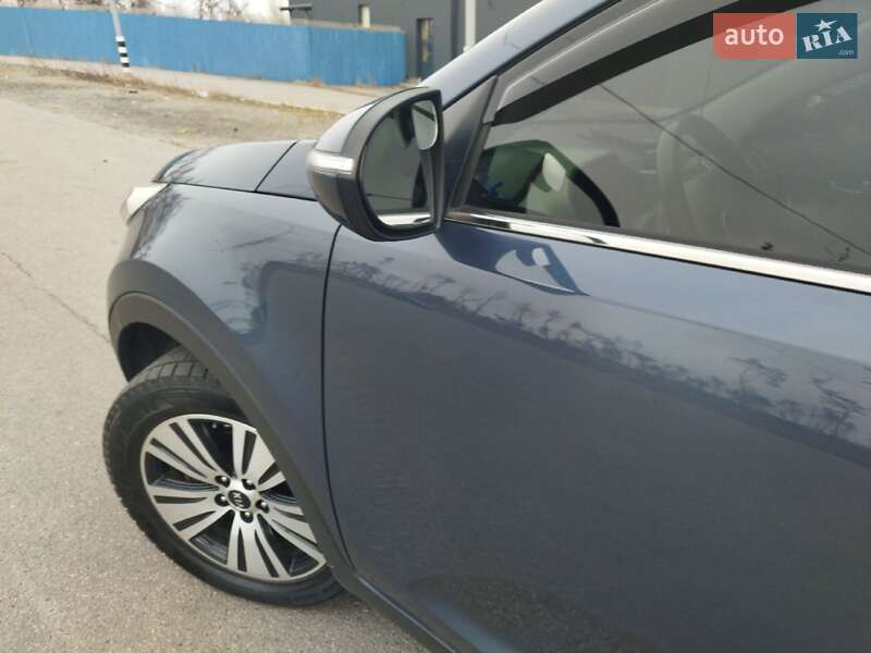 Внедорожник / Кроссовер Kia Sportage 2013 в Харькове