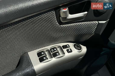 Внедорожник / Кроссовер Kia Sportage 2009 в 