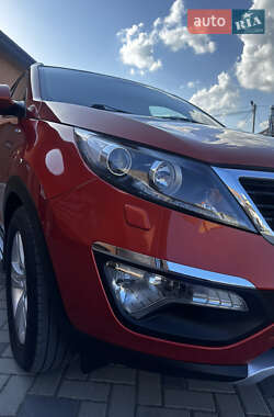 Внедорожник / Кроссовер Kia Sportage 2012 в 