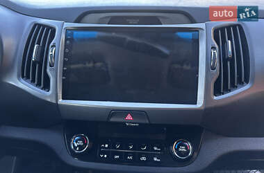 Внедорожник / Кроссовер Kia Sportage 2012 в 