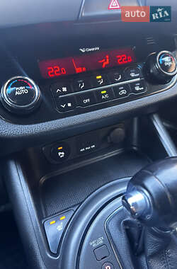 Внедорожник / Кроссовер Kia Sportage 2012 в 