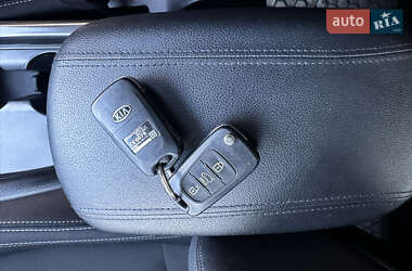 Внедорожник / Кроссовер Kia Sportage 2012 в 