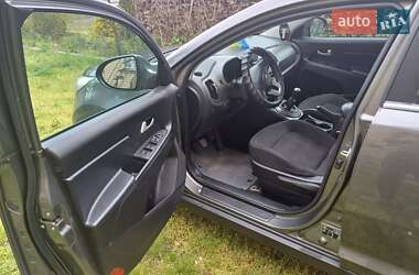 Позашляховик / Кросовер Kia Sportage 2012 в 