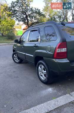 Внедорожник / Кроссовер Kia Sportage 2005 в 
